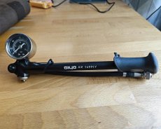 Насос велосипедный GIYO GS-02D